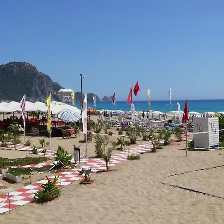 At Cleopatra Beach 아파트 *